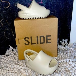 Tan yeezy slides